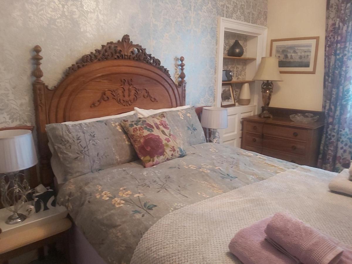 The Hideaway Apartment Пийбълс Екстериор снимка