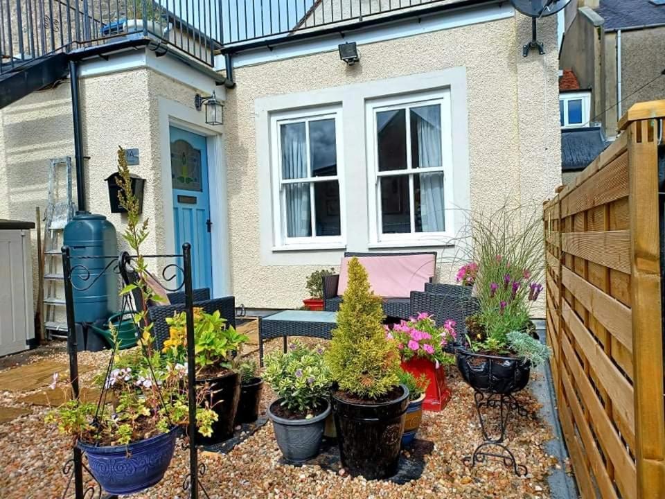 The Hideaway Apartment Пийбълс Екстериор снимка