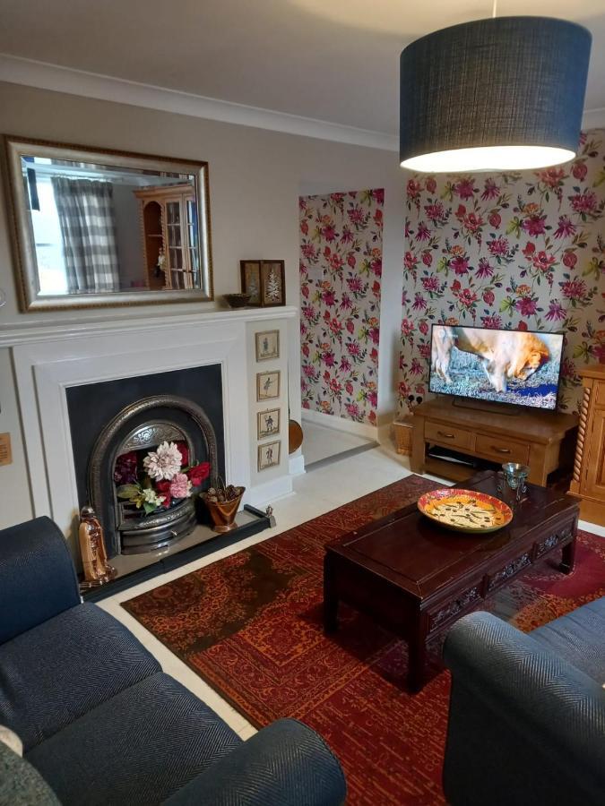 The Hideaway Apartment Пийбълс Екстериор снимка