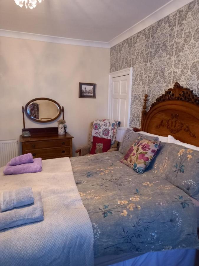 The Hideaway Apartment Пийбълс Екстериор снимка